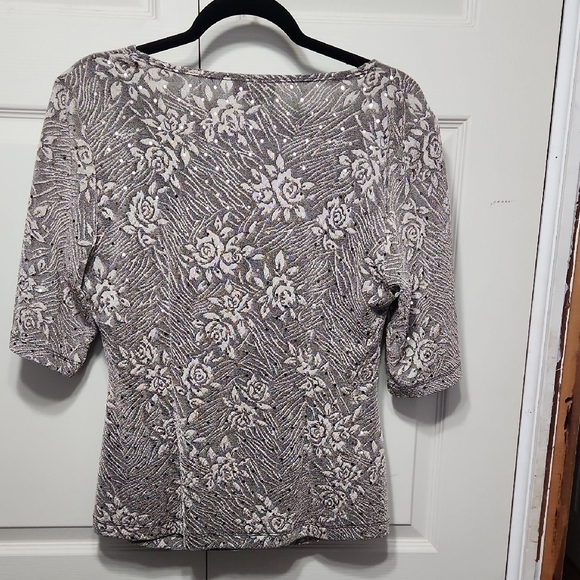 Dress Barn Silver Gray with Floral design V-Neck Sequined Blouse size Large - Picture 5 of 6